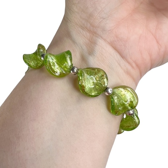 Lime Green & Gold Flecked Twisted Glass Stretch Bracelet - Picture 3 of 7